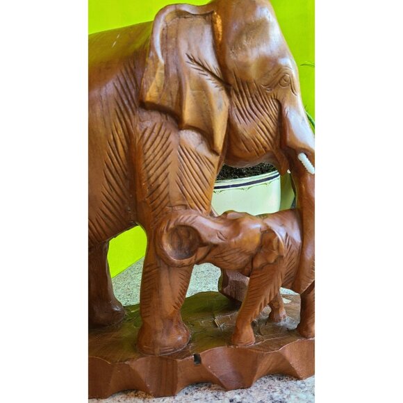 Vintage 1970s Hand Carved Elephant mother and calf - Picture 4 of 12